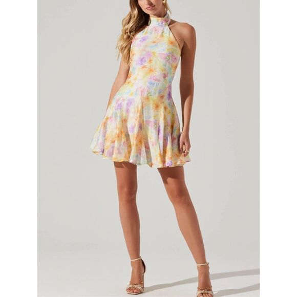 ASTR the label Sommar Floral Halter Mini Dress in Pink Floral size S NWT - Picture 2 of 7